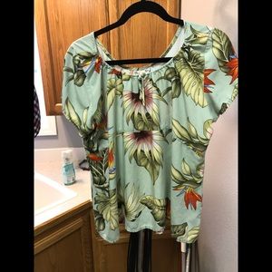 Beautiful Hawaiian print blouse